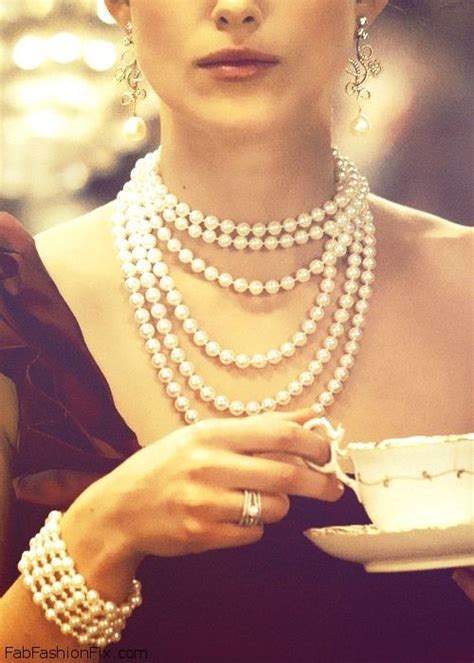 Style Guide How To Wear Pearl Jewelry Fab Fashion Fix