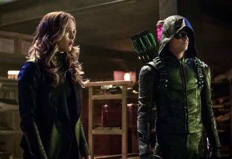 Image Caitlin Snow Danielle Panabaker And Green Arrow