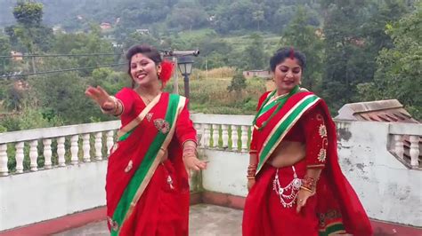 Nepali Ladies Dancing In Saree Nepali Aunties Saree Dance Nepali