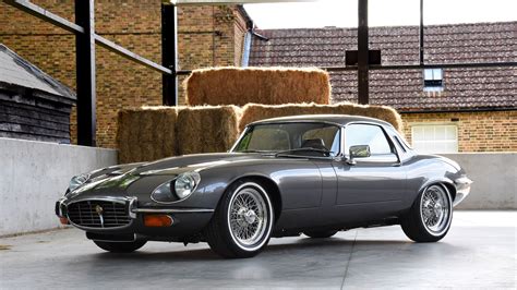british firm unveils jaguar  type restomod   liter