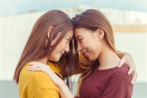 Felicidad Lesbiana De Los Momentos De Los Pares De Las Mujeres De Lgbt