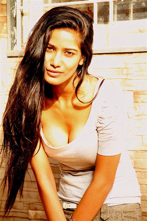 poonam pandey unseen hot photoshoot