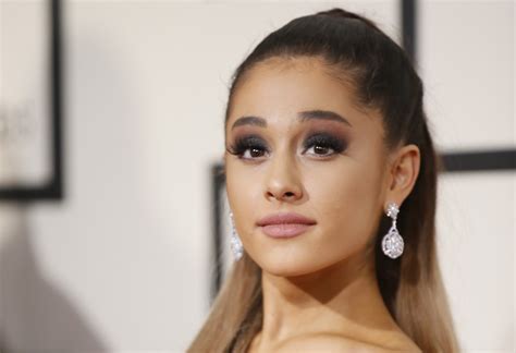 Ariana Grande Sends Hearts Racing With This Stunning Photo Why Are