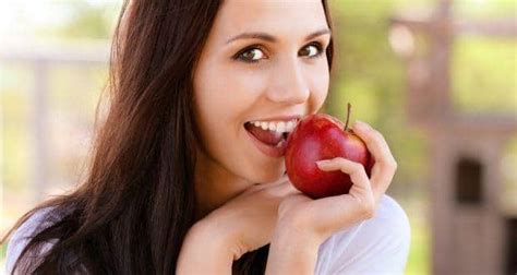 chewing food properly   face  health problems thehealthsitecom