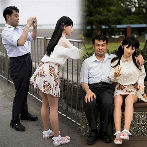 เปิดชีวิตชายญี่ปุ่น ผู้เสพติดตุ๊กตายาง กับความรักที่มีเท่าชีวิต