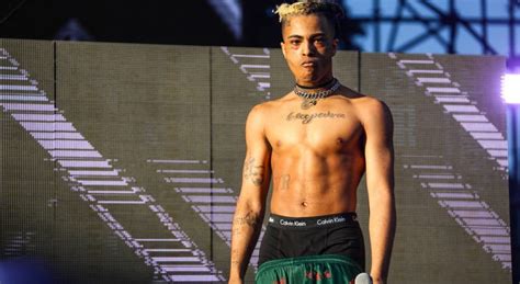 Xxx Tentacion Gets Knocked Out While Performing On Stage