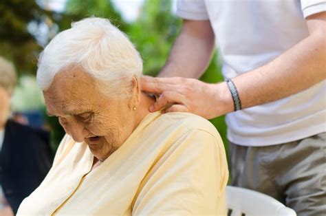 6 benefits of massage for alzheimer s patients daily health alerts