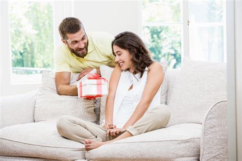 How To Surprise Your Wife In 5 Simple Ways Trending Us