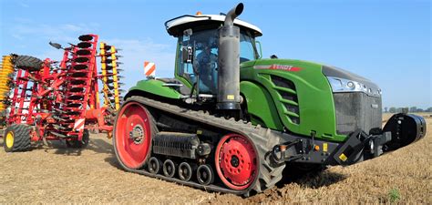 fendt  track  build  tractors  year   agrilandie