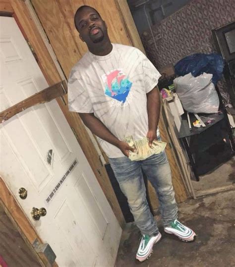 Man Shot In Head As Friend Plays With Gun On Facebook Live Metro News
