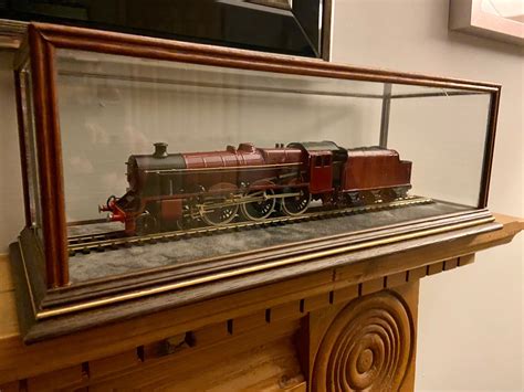 model train  display dsc showcases
