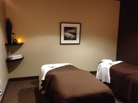 elements massage costa mesa find deals   spa wellness gift