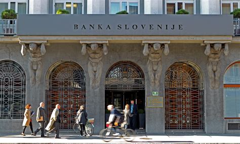 banki slovenije vzeli nlb nkbm  unicredit potrebovali pa bodo vec