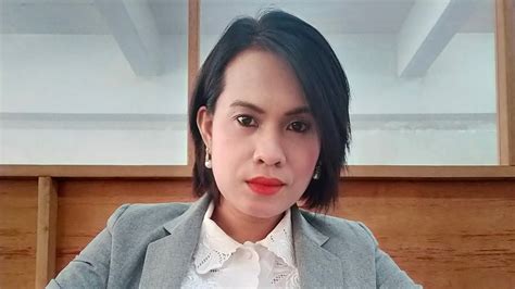 pinay transgender in thailand wearing school professional attire youtube