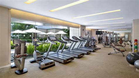 luxury hotel  singapore hotel gym   st regis singapore