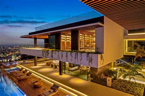 newly built hollywood hills showplace sells   whopping  million los angeles times