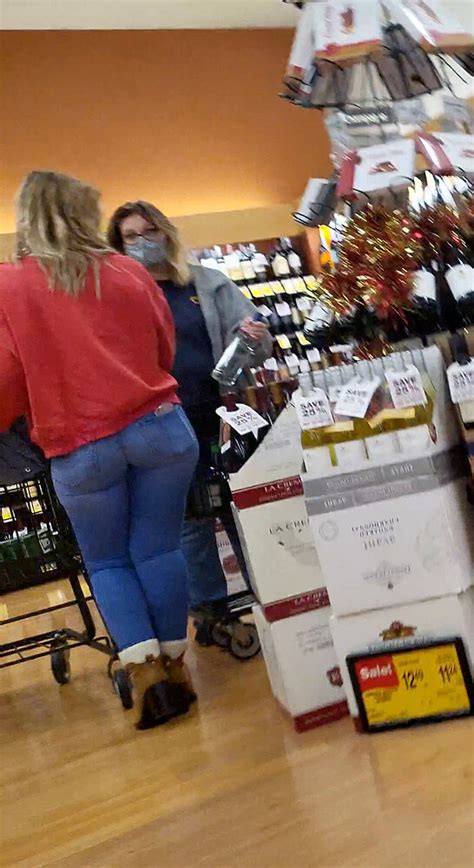 Thick College Blonde Stuffing Her Jeans For The Holidays Tight Jeans