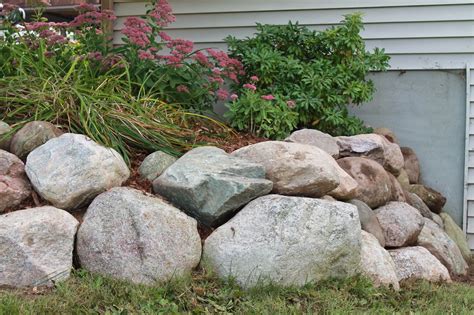 landscape design guru   build dry stacked natural stone retaining