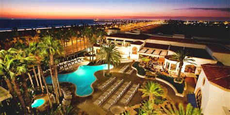 waterfront beach resort  hilton hotel travelzoo