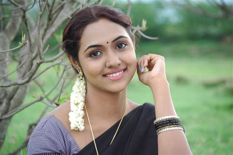 actress thamali cute and beautiful wallpapers ~ go 4 wallpaper download