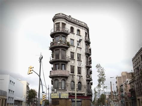 fotos de edificios curiosos en barcelona edificios barcelona foto