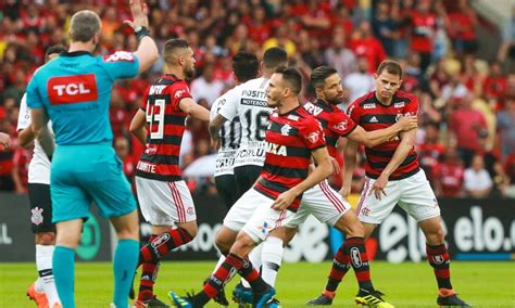 Em Tarde De Diego E Vizeu Flamengo Derrota O Corinthians Jornal O Globo