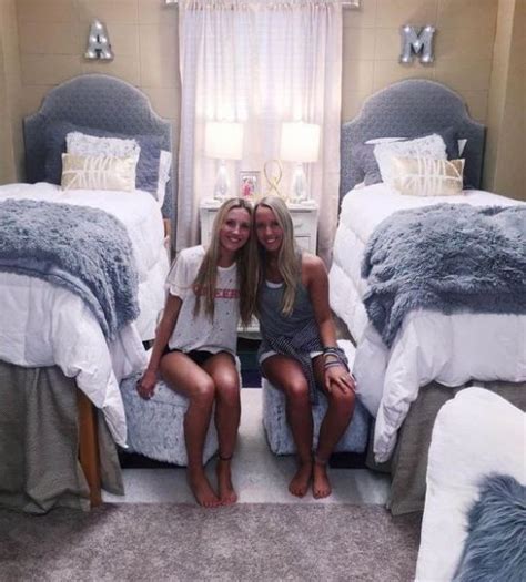 21 Dorm Bedding Ideas By Color Society19 Girls Dorm Room Dorm