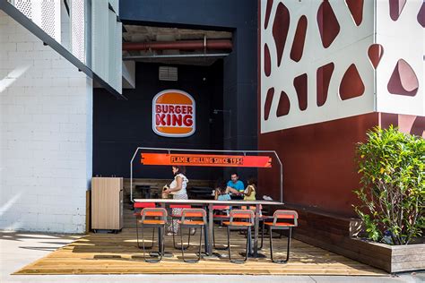 burger king estrena terraza en parque principado inicio parque