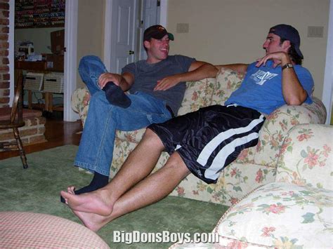 download free lanky teen jocks bare feet gay the adoring candid teen feet bare legs and ass in