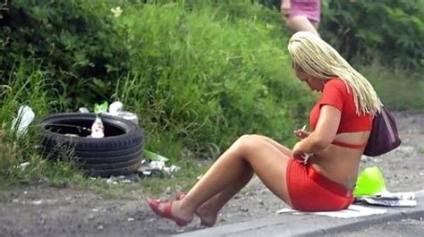【画像】海外ってマジで路上売春婦多すぎ ポッカキット