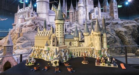 Lego Announces The Largest Harry Potter Hogwarts Castle