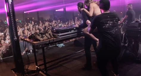 Naked Girl Invades The Stage At Keys N Krates Tampa Show