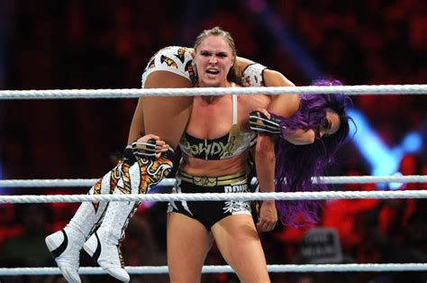 ronda rousey vs sasha banks at wwe s 2019 royal rumble in phoenix 01 27 2019