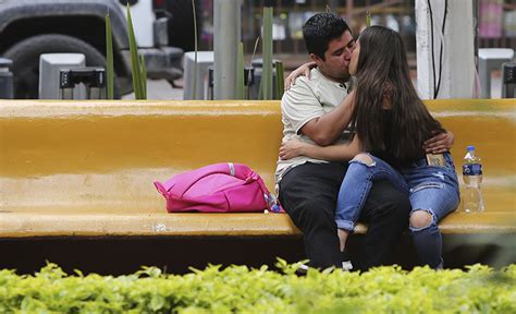 Omg Couples In Mexico Allows To Have Sex On Street Unless
