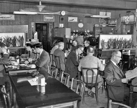 East Akron Fulton Internl Airport Restaurant 1950s In 2023 Cleveland