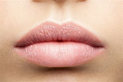 How To Cure Chapped Lips 13 Remedies