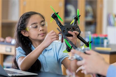 whats   educational drone   stem program  drone girl