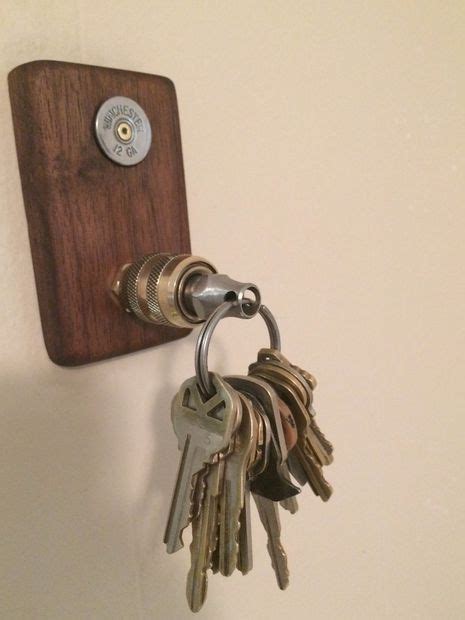 build  wall mounted key chain holder station project