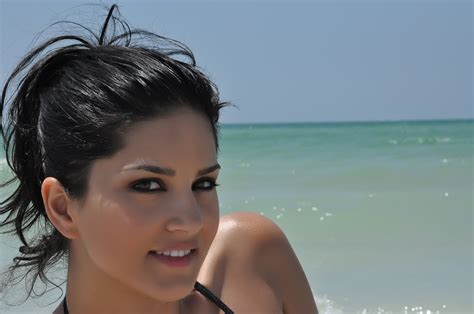 ~best Art News~ Sunny Leone S Bikini Photo Shoot In Sri Lanka