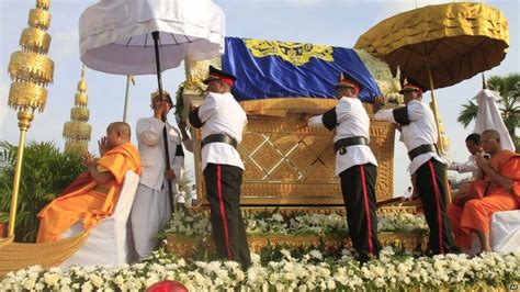 Bbc News In Pictures Cambodia Former Kings Body Returned Home