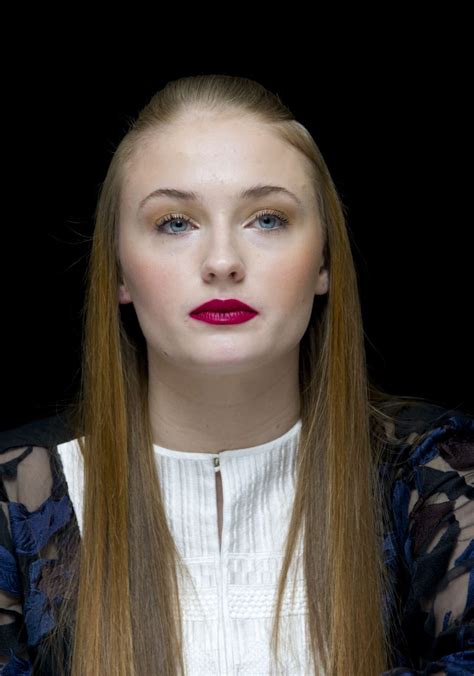 sophie turner at game of thrones season 4 press conference hawtcelebs
