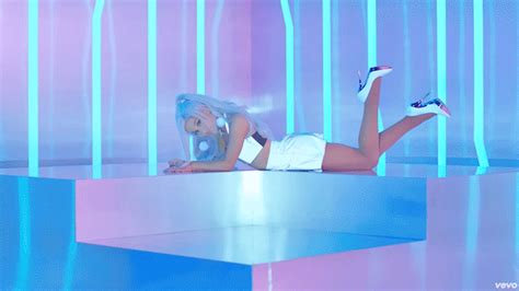 10 Sexy S From Ariana Grande S New Music Video Focus