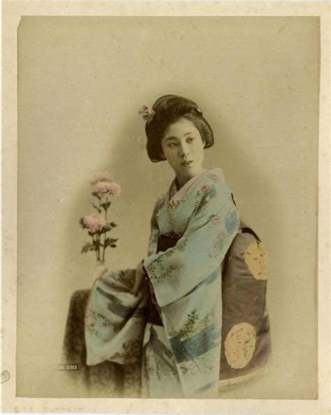 Танцующая девушка Japanese Beauty Girl Dancing Japanese Kimono Old