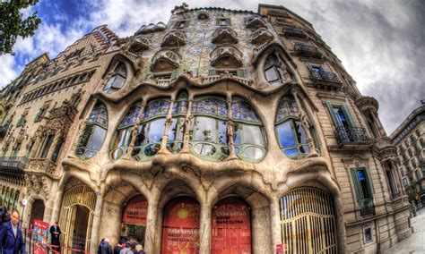 gallery  architecture guide    gaudi buildings  barcelona