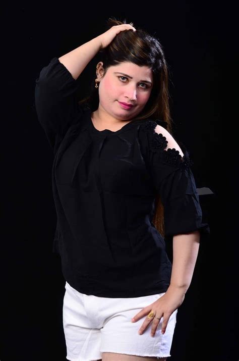 Yamini Busty Girl Turkish Escort In Dubai