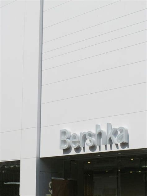 proyectos krion bershka store hilversum diseno de tienda fachada ventilada bershka