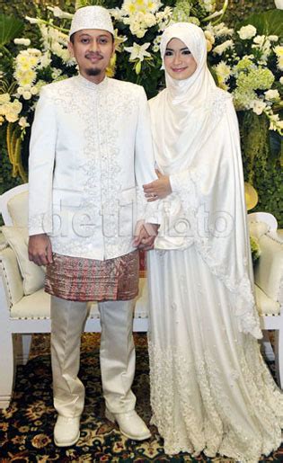 inspirasi busana pengantin syar i dari 5 selebriti indonesia
