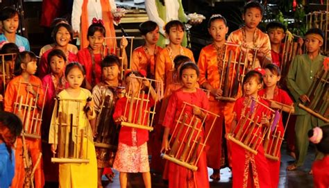 Alat Musik Tradisional Angklung Tinta Pendidikan Indonesia