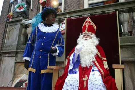 zwarte piet  full guide   netherlands  controversial tradition dutchreview