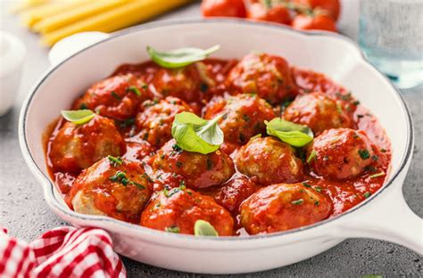 Recipe Chicken Meatballs With Fresh Tomato Sauce Health Essentials